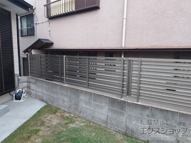 神奈川県横浜市ののフェンス・柵 モクハイフェンス アルミ色タイプ フリーポールタイプ 施工例