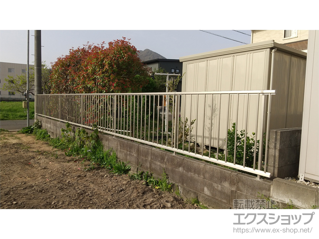 福井県敦賀市ののフェンス・柵 シンプレオフェンスT2型 縦格子16本・自由柱施工 施工例