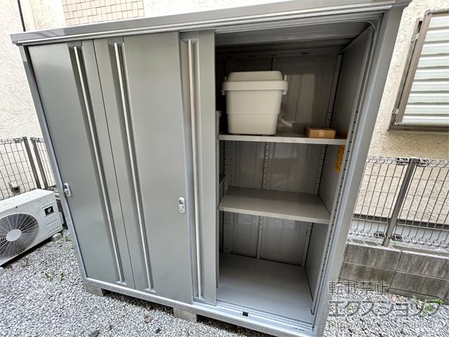 東京都板橋区のの物置・屋外倉庫 シンプリー 一般型 1940×615×1903 MJX-196E-P-PS 施工例