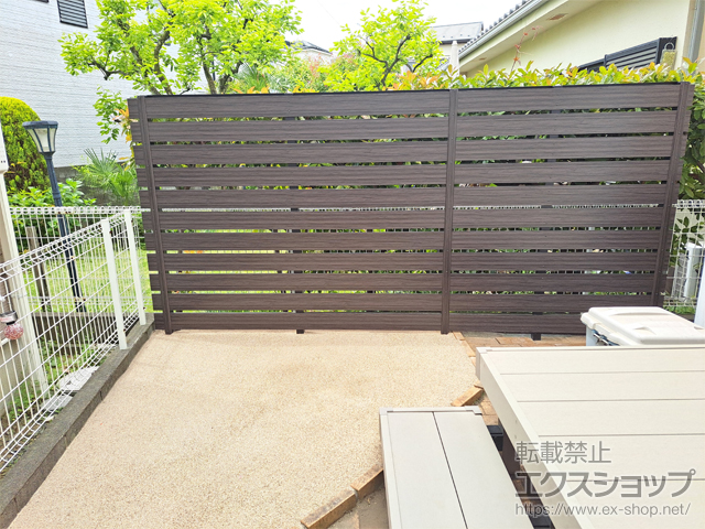 神奈川県茅ヶ崎市ののフェンス・柵 マイティウッド デコII 120サイズ 高尺タイプ H1600隙間20mm 施工例