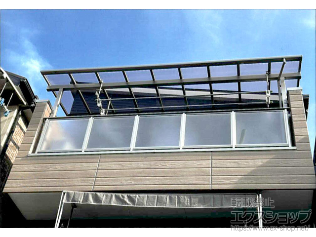 大阪府寝屋川市ののバルコニー・ベランダ屋根 テラスVS F型 屋根タイプ 単体 積雪〜30cm対応＋吊り下げ物干しBセット 施工例
