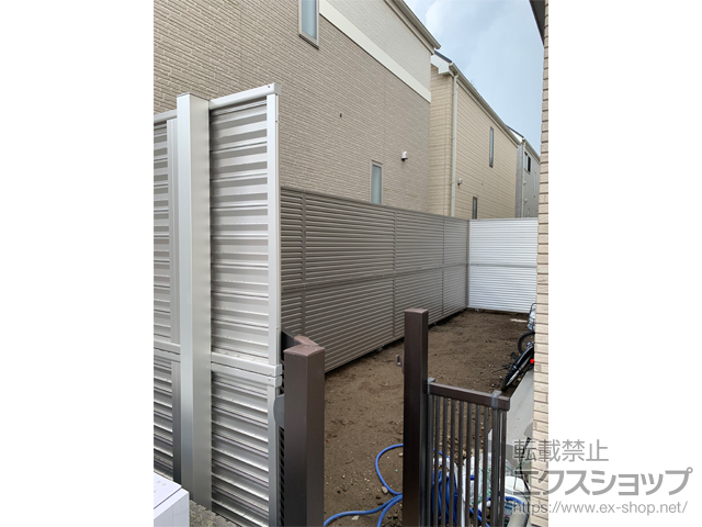 千葉県市川市ののフェンス・柵 ミエーネフェンス 目隠しルーバータイプ 2段支柱 自立建て用 施工例