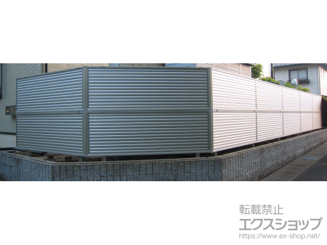 茨城県常陸太田市ののフェンス・柵 ミエーネフェンス 目隠しルーバータイプ 2段支柱 自立建て用 施工例