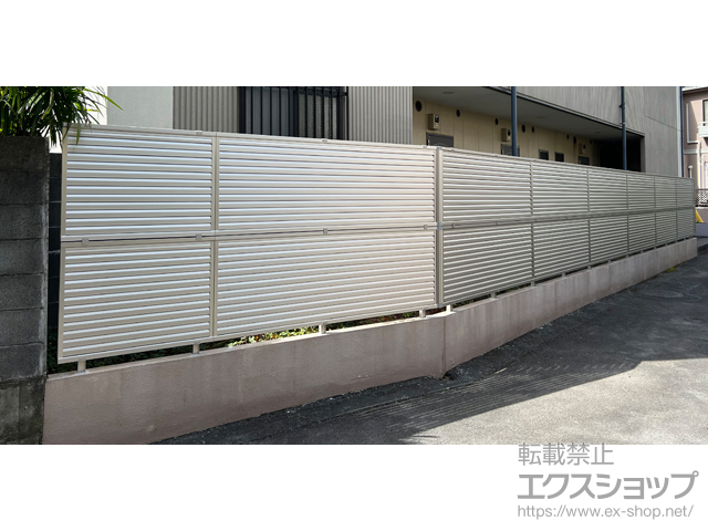 東京都大田区ののフェンス・柵 ミエーネフェンス 目隠しルーバータイプ 2段支柱 ブロック建て用 施工例