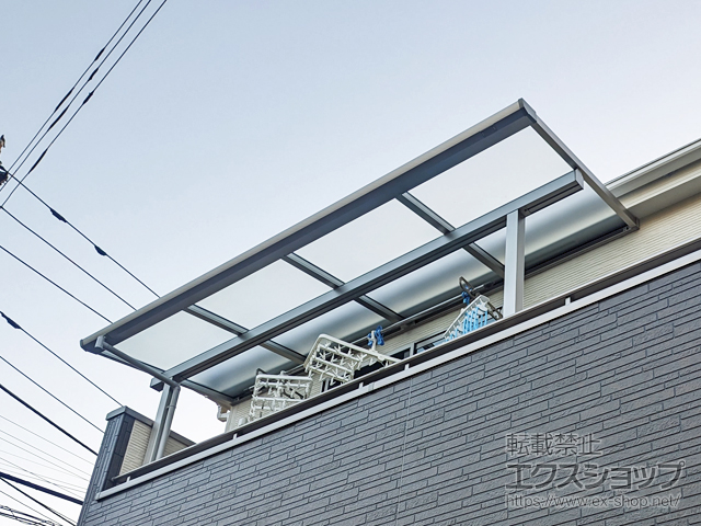 神奈川県相模原市ののバルコニー・ベランダ屋根 ソラリア F型 屋根タイプ 単体 積雪〜20cm対応 施工例