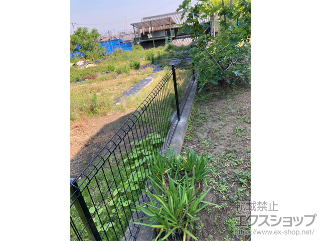 大阪府八尾市ののフェンス・柵 イーネットフェンス 3F型 自由柱施工 施工例