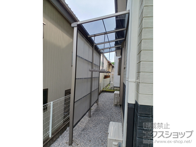 高知県高知市ののストックヤード スピーネストックヤードF型 波板タイプ スクリーン仕様 積雪〜20cm対応＋吊り下げ物干しAセット 施工例