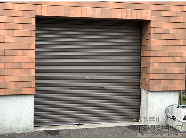 北海道札幌市ののガレージシャッター プラテアII アルミレール 手動式 ※内部付け 施工例