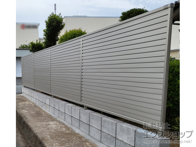 三重県度会郡玉城町ののフェンス・柵 シンプレオフェンス5F型 横目隠し　自由柱施工 施工例