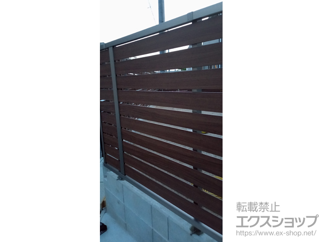 熊本県宇土市ののフェンス・柵 モクハイフェンス 木調カラー フリーポールタイプ 施工例