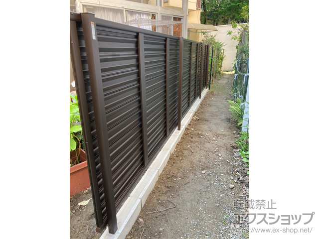 兵庫県西宮市ののフェンス・柵 シンプレオフェンス13F型 ルーバー 自由柱施工 施工例