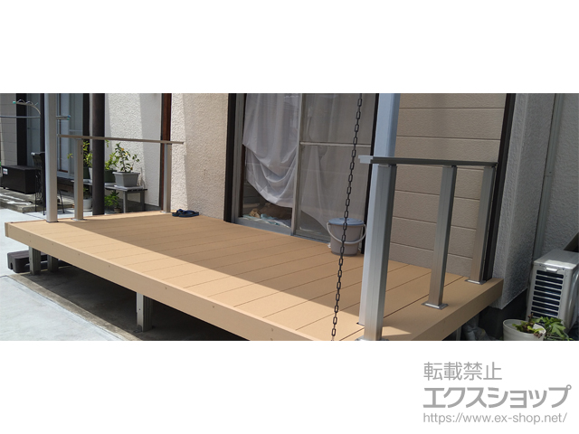 静岡県富士宮市ののウッドデッキ リウッドデッキ 200＋ルシアスデッキフェンスB01型<笠木のみタイプ> 施工例