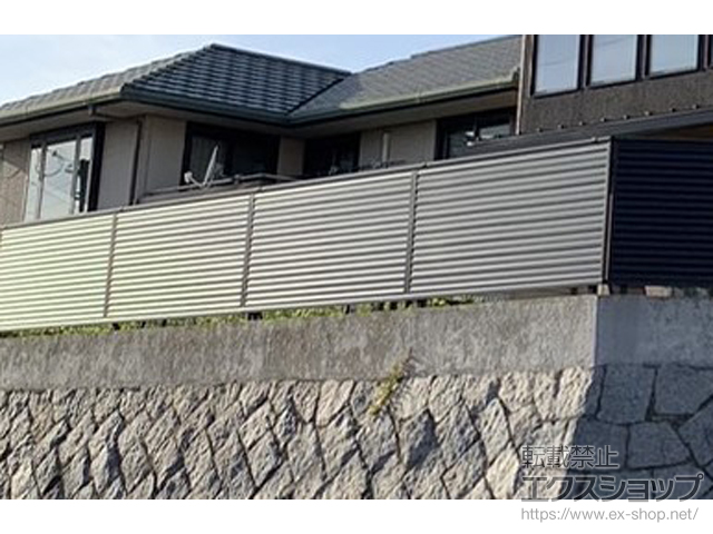 兵庫県神戸市ののフェンス・柵 ミエーネフェンス 目隠しルーバータイプ 自由柱施工 施工例