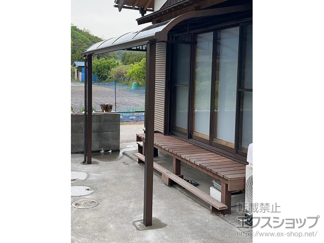 愛媛県宇和島市ののテラス屋根 プレシオステラスII R型 テラスタイプ 単体 積雪〜20cm対応＋吊り下げ物干し 施工例
