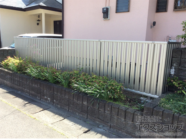 神奈川県伊勢原市ののフェンス・柵 シンプレオフェンスST1F型 縦スリット　自由柱施工 施工例
