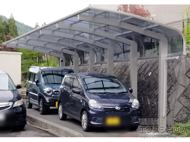 岩手県盛岡市ののカーポート アリュースキャップ 1500タイプ 2台用 縦連棟 積雪〜50cm対応*柱6本仕様 施工例