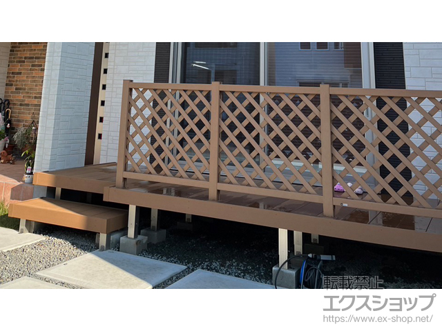 兵庫県神戸市ののウッドデッキ リウッドデッキ 200＋リウッドデッキフェンス2型<ラチス格子> 施工例