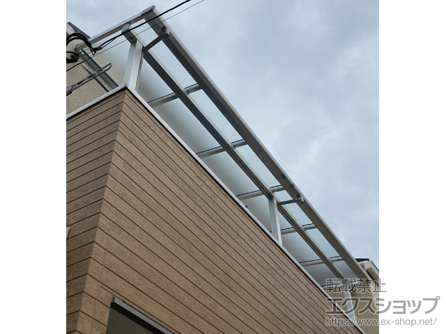 福岡県福岡市ののバルコニー・ベランダ屋根 ソラリア F型 屋根タイプ 連棟 積雪〜20cm対応 施工例