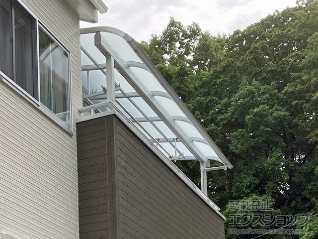 兵庫県神戸市ののバルコニー・ベランダ屋根 ソラリア R型 屋根タイプ 単体 積雪〜20cm対応 施工例