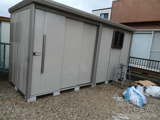 愛知県丹羽郡扶桑町のの物置・屋外倉庫 Mr.ストックマンダンディ 一般型 結露減少型 ND-Z4415 W ND-Z4415-W＋サッシ窓(ガラス付) 壁パネル1枚用(網戸付) 施工例