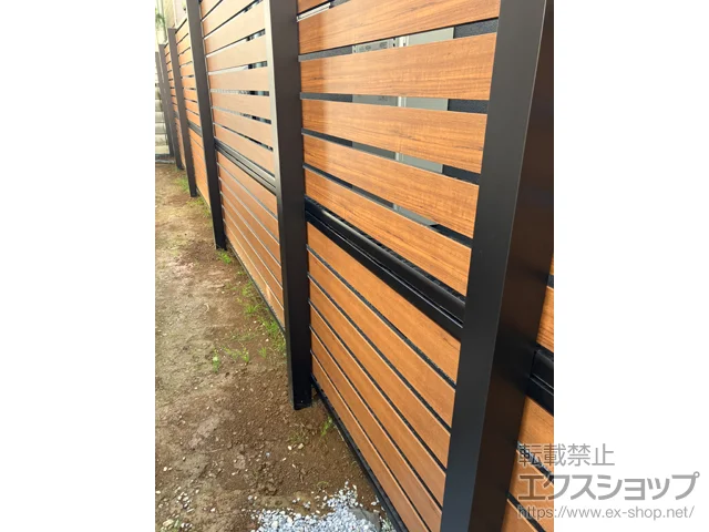 埼玉県さいたま市のValue Selectのフェンス・柵・塀 モクアルフェンス 横板タイプ 2段支柱 自立建て用 施工例
