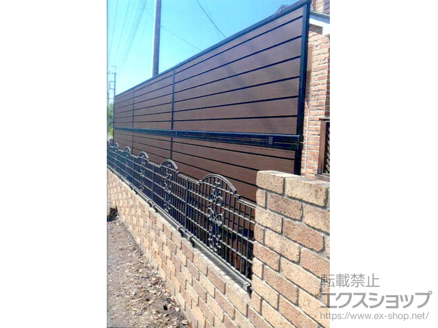 茨城県笠間市ののフェンス・柵 モクアルフェンス 目隠しタイプ 2段支柱 自立建て用（パネル2段） 施工例