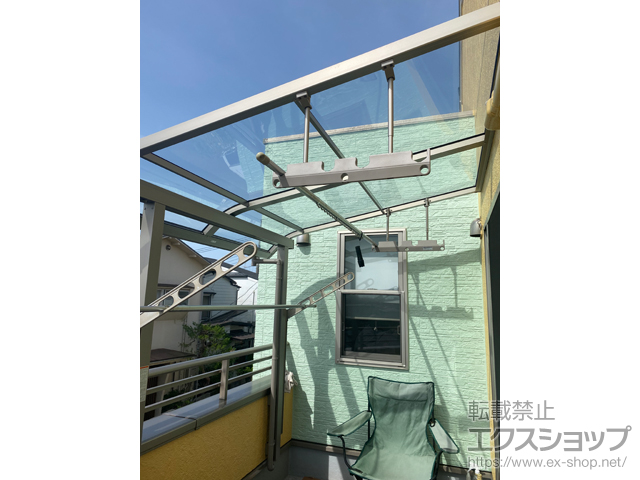 神奈川県川崎市ののバルコニー・ベランダ屋根 スピーネ R型 屋根タイプ 単体 積雪〜20cm対応+吊り下げ物干しAセット 施工例