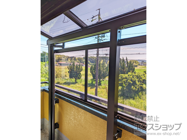 三重県名張市ののバルコニー・ベランダ屋根 ソラリア F型 屋根タイプ 単体 積雪〜20cm対応＋前面パネル 施工例