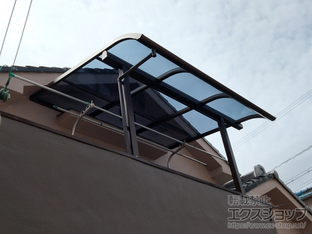 兵庫県姫路市ののバルコニー・ベランダ屋根 プレシオステラスII R型 屋根タイプ 単体 積雪〜20cm対応 施工例