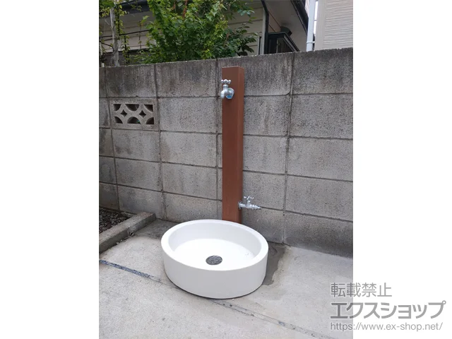 埼玉県さいたま市のニッコーエクステリアの立水栓・ガーデンシンク・水栓柱 立水栓ユニット レヴウッドタイプ 施工例
