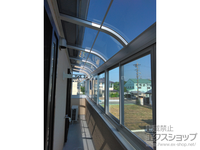 静岡県浜松市ののテラス囲い・サンルーム サニージュ R型 造り付けバルコニー納まり ランマ無 積雪〜20cm対応＋ハンドライン? 平型（200） 施工例