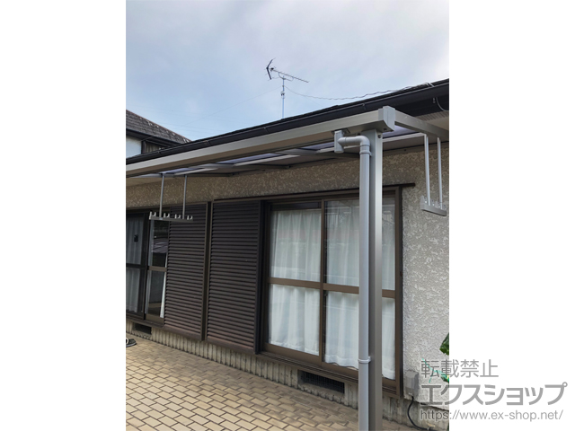 群馬県高崎市ののテラス屋根 ソラリア F型 テラスタイプ 単体 積雪〜20cm対応＋吊り下げ式固定物干し 施工例