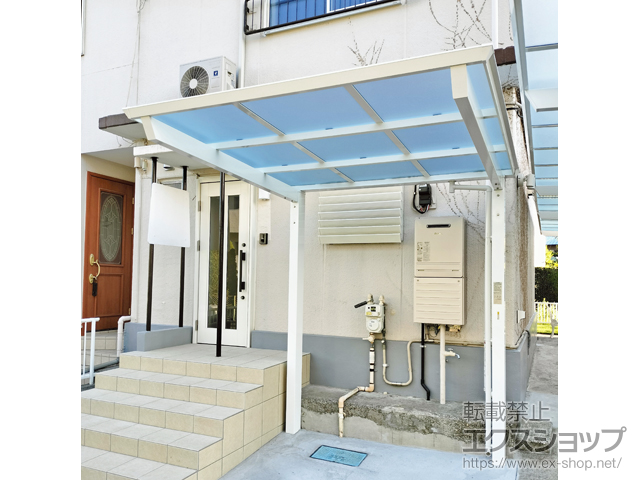 埼玉県さいたま市ののサイクルポート・駐輪場、カーポート、テラス屋根、ウッドデッキ セルフィ ミニ 積雪〜20cm対応 施工例