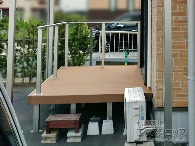 茨城県神栖市ののウッドデッキ リウッドデッキ 200＋ルシアスデッキフェンスB01型＜笠木のみタイプ＞ 施工例