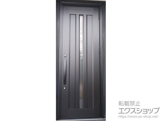 神奈川県横浜市のLIXIL リクシル（トステム）の玄関ドア リシェント玄関ドア3 C12N型 アルミ仕様 片開き仕様(ランマ無)外観右吊元 ※手動仕様+施工スペーサーセット+アルミ枠用ネジセット 施工例