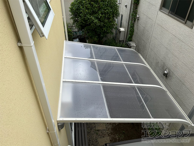 東京都足立区ののテラス屋根 ソラリア R型 テラスタイプ 単体 積雪〜20cm対応＋水平式物干し 施工例