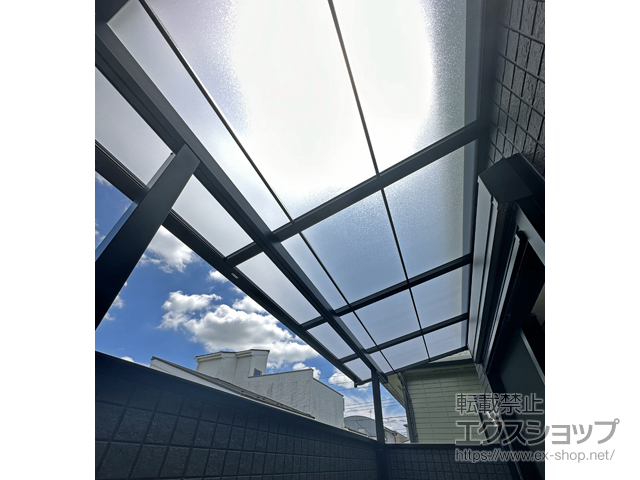 埼玉県蕨市ののバルコニー・ベランダ屋根 スピーネ F型 屋根タイプ 単体 積雪〜20cm対応 施工例