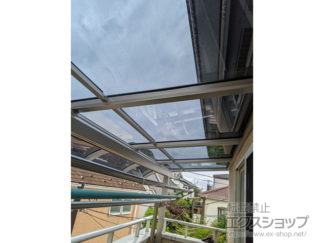 東京都足立区ののバルコニー・ベランダ屋根 ソラリア R型 屋根タイプ 単体 積雪〜20cm対応 施工例
