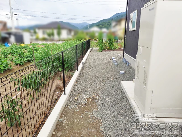 山梨県西八代郡市川三郷町ののフェンス・柵・塀 イーネットフェンス 3F型 自由柱施工 施工例