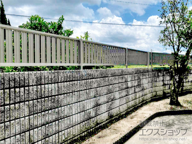 福岡県田川郡福智町ののフェンス・柵 シンプレオフェンスST1F型 縦スリット 自由柱施工 施工例