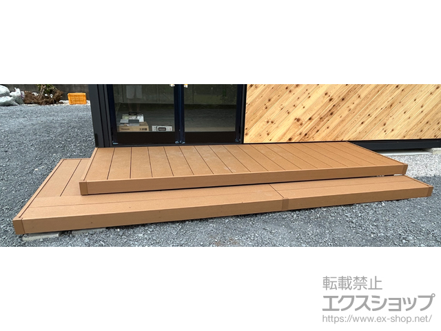 埼玉県さいたま市ののウッドデッキ リウッドデッキ 200＋段床セット 正面・片側面タイプ１段 施工例