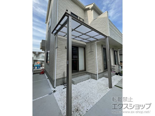 神奈川県横浜市ののテラス屋根 フーゴF 独立テラスタイプ 単体 木調色 積雪〜20cm対応＋可動竿掛け 施工例
