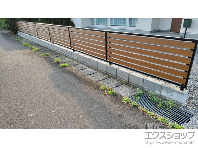 鹿児島県出水市ののフェンス・柵 モクアルフェンス 横板タイプ　自由柱施工 施工例