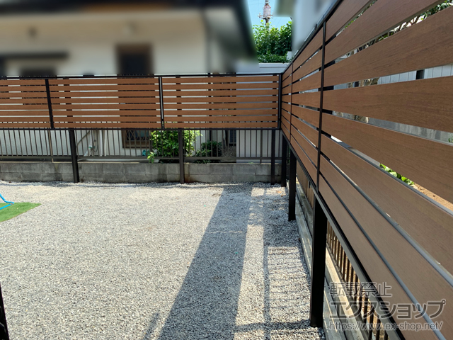 埼玉県所沢市ののフェンス・柵 モクアルフェンス 横板タイプ 上段のみ設置 自立建て用 施工例