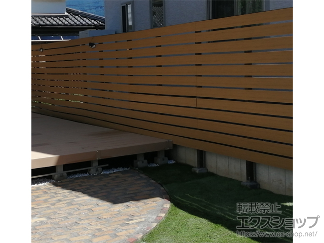 長野県塩尻市ののフェンス・柵 マイティウッド デコII 120サイズ 高尺タイプ H1800 隙間20mm 12段 施工例