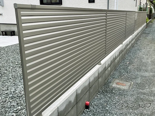 静岡県浜松市ののフェンス・柵・塀 ミエーネフェンス 目隠しルーバータイプ 自由柱施工 施工例