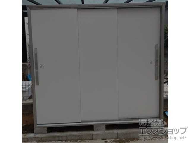 千葉県柏市のの物置・屋外倉庫 エスモ 一般型 2100×774×1913 ESF-2107A-TW＋追加棚板 施工例