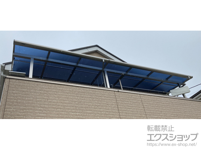 千葉県野田市ののバルコニー・ベランダ屋根 プレシオステラスII F型 屋根タイプ 連棟 積雪〜20cm対応＋吊り下げ式物干し 施工例