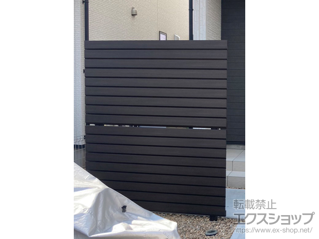 埼玉県入間市ののフェンス・柵 ルシアスフェンスH13型 ひし形格子 マテリアルカラー 2段支柱 自立建て用 施工例
