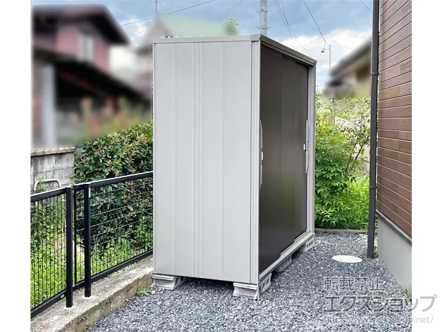 山形県上山市のヨドコウの物置・収納・屋外倉庫 エスモ 一般型 2100×924×1913 ESF-2109A-WC 施工例